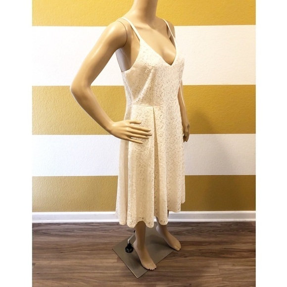 NEW The Vanity Room ivory lace dress - Picture 3 of 9